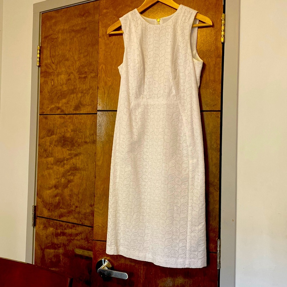 Calvin Klein size 2 embroidered sleeveless lined fitted dress. Like new